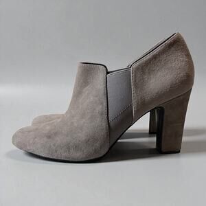 Aerosoles HEELREST Shoes Womens Gray Suede Phone Tag Pump Heel Sz 9 FLAWED